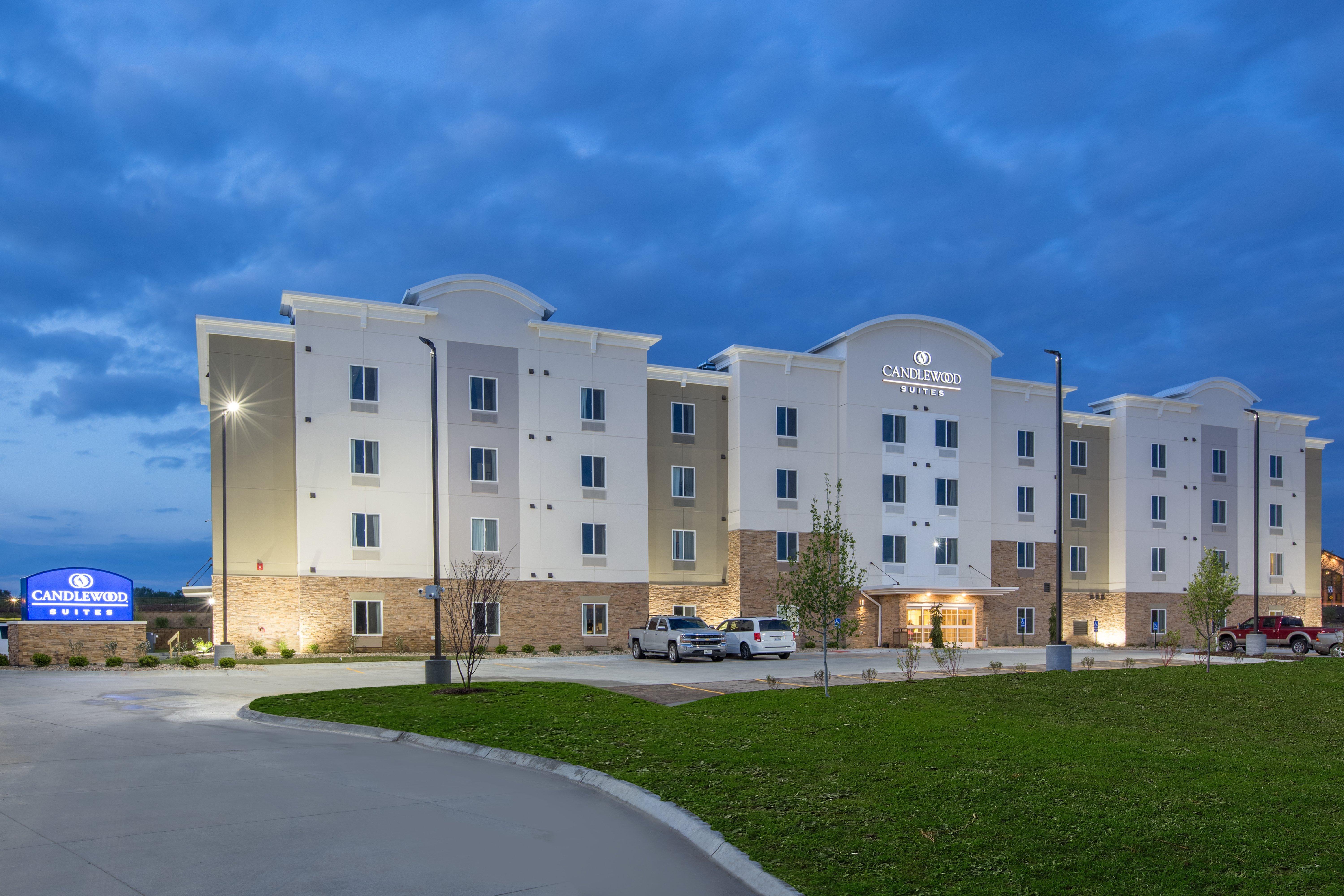 Candlewood Suites - Omaha Millard Area By Ihg Exterior foto